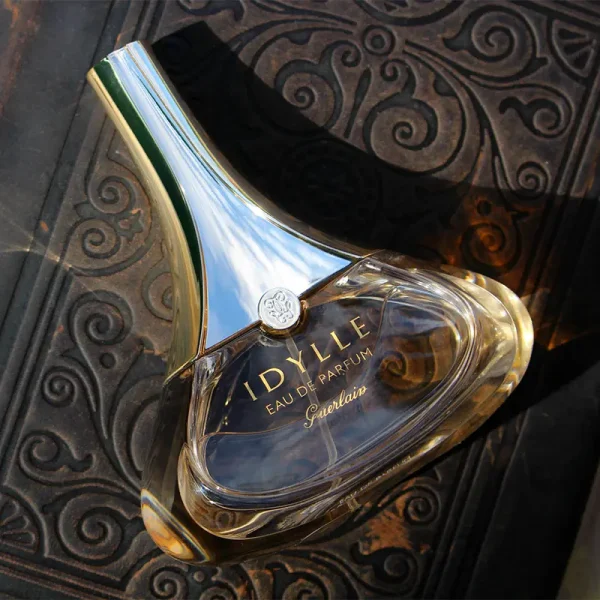 طراحی بطری ادکلن زنانه Idylle Guerlain