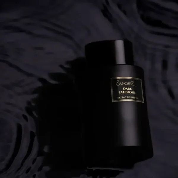 نمای کناری عطر sanchez dark patchouli