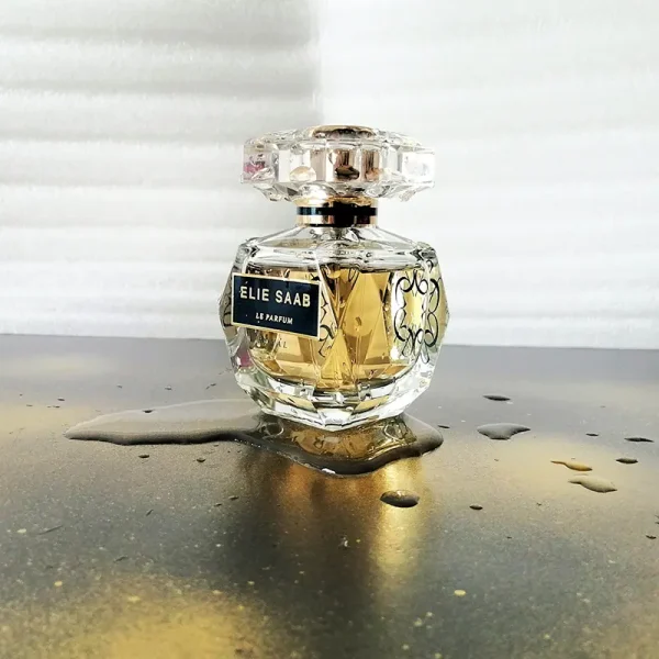 نمای جلویی عطر زنانه رویال الی ساب